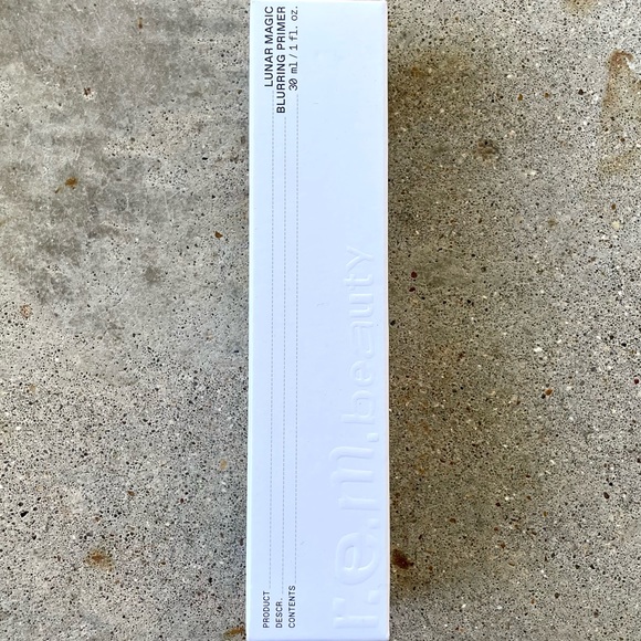 Ariana Grande Other - REM Beauty Lunar Magic Blurring Primer